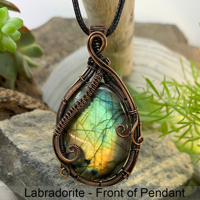 Lustrous Labradorite Copper Wire Pendant Necklace