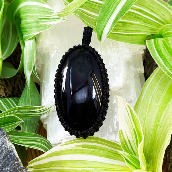 Obsidian Macramé Pendant Necklace