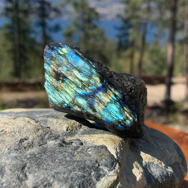 Flashy Labradorite Natural Stone