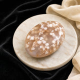 Flor de cerezoBlossom Agate Palmstone