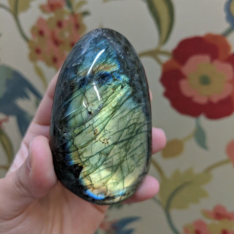 Labradorite Palmstone - palmstone