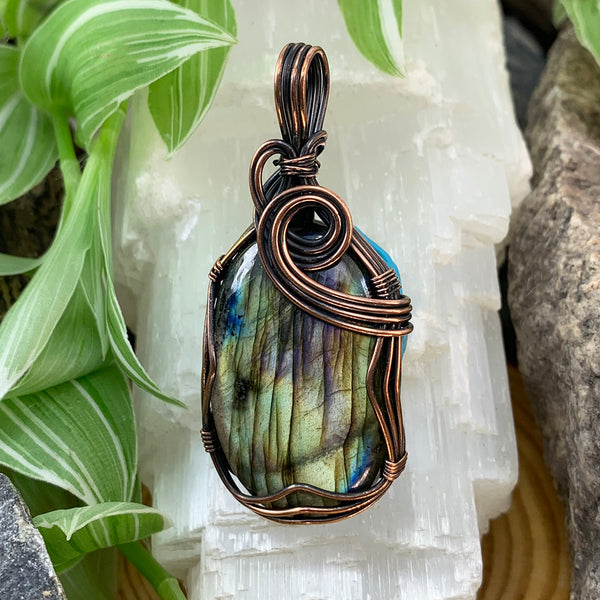 Magical Labradorite Copper Wire Pendant Necklace