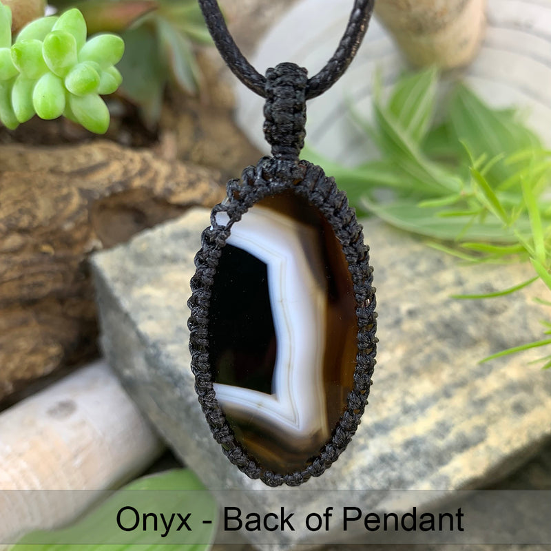 Onyx Macramé Pendant Necklace