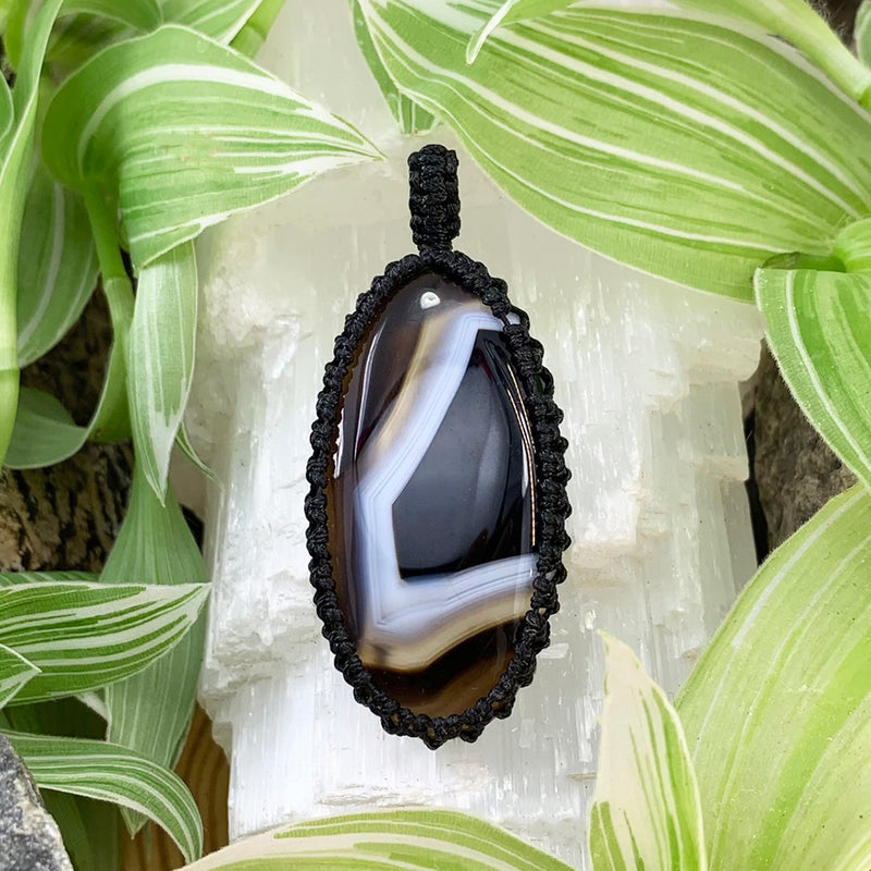 Onyx Macramé Pendant Necklace