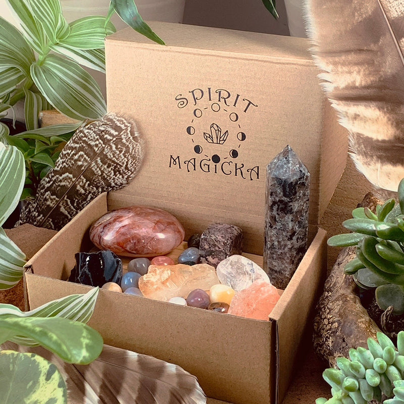 ARRON - MAY17-JUNE 17💝Glowing Treasures Yooperlite+Fire Quartz Palmstone Treasure Box (Individual Purchase / Non Subscription)