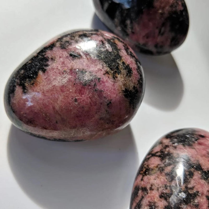 Rhodonite Palmstone - palmstone