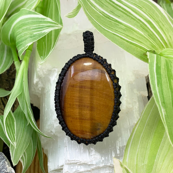 Tiger's Eye Macramé Pendant Necklace